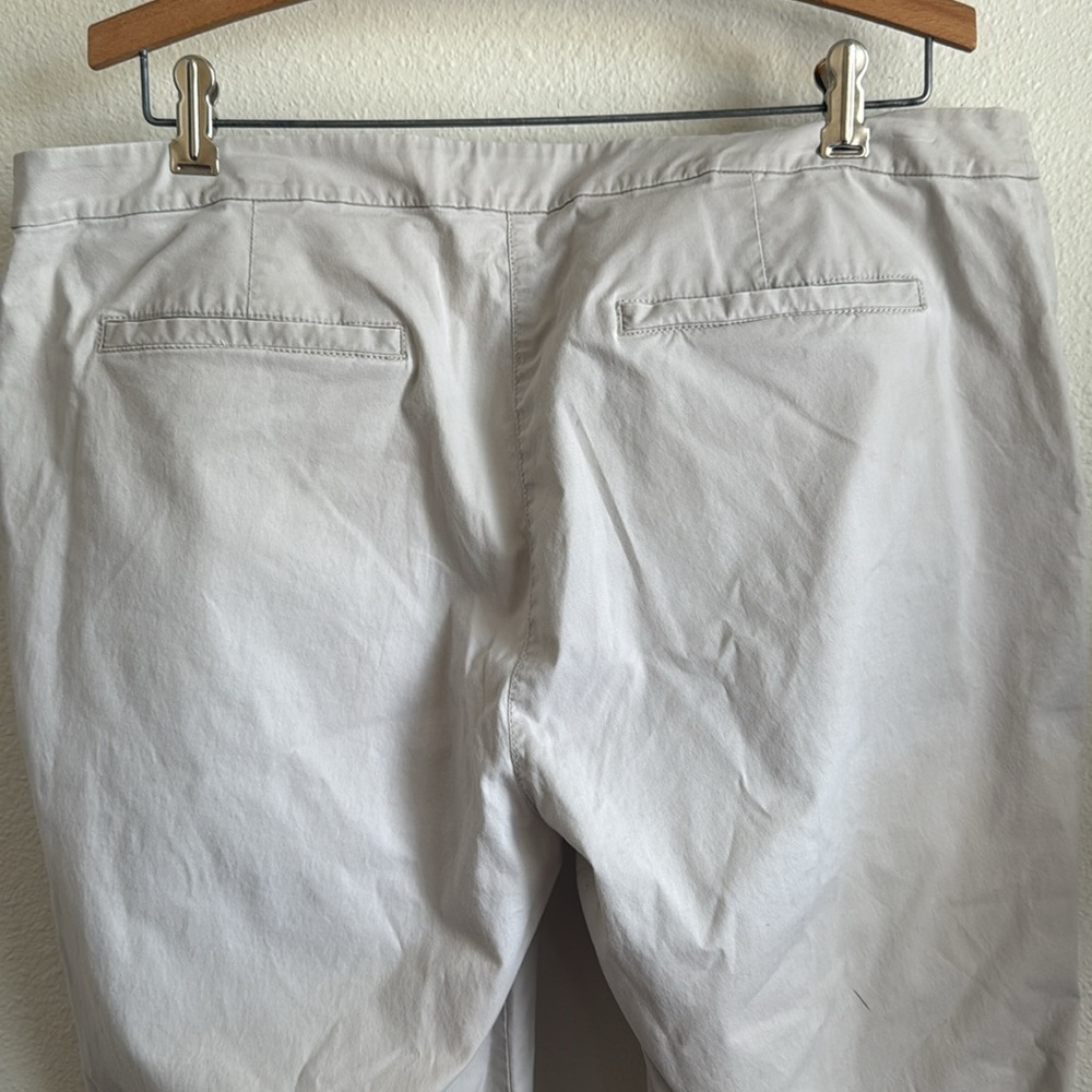 EILEEN FISHER Women’s Classic Beige Pants. - Picture 11 of 12